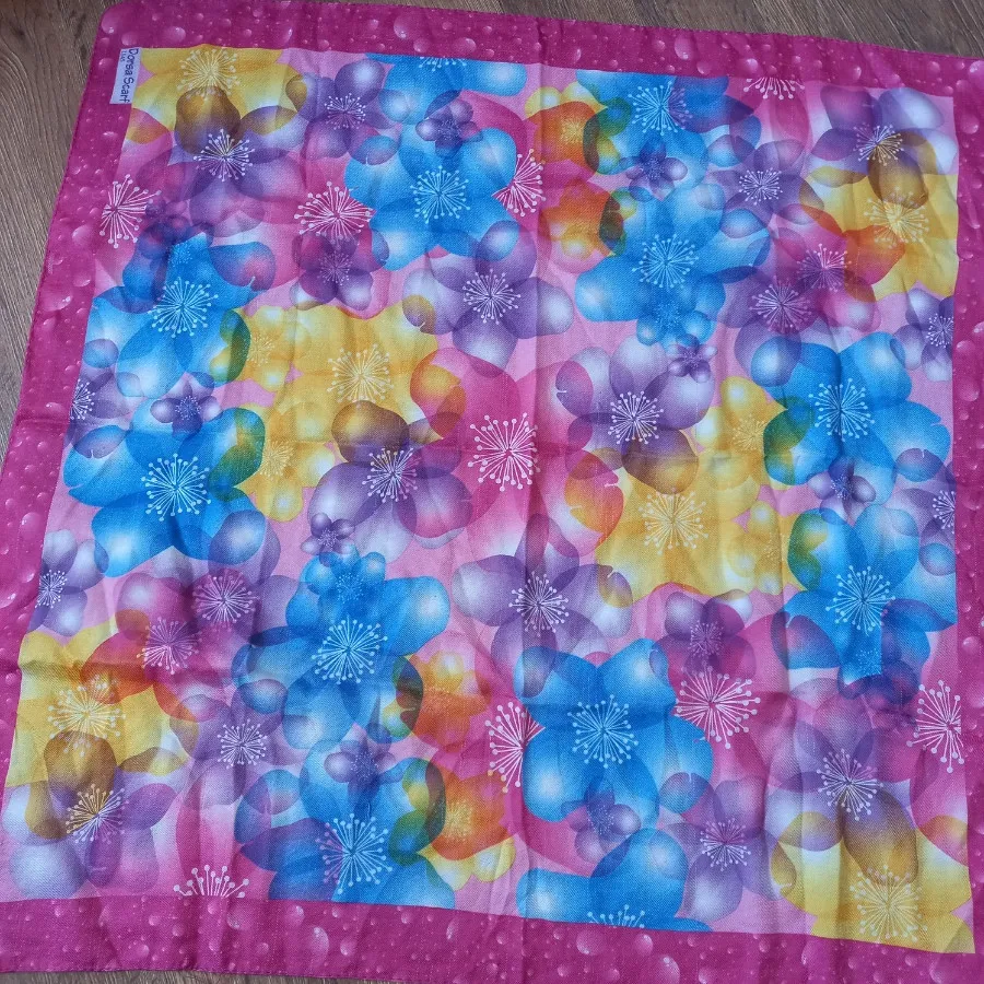 دو عدد روسری دخترانه