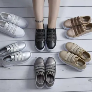 کتونی سه چسب