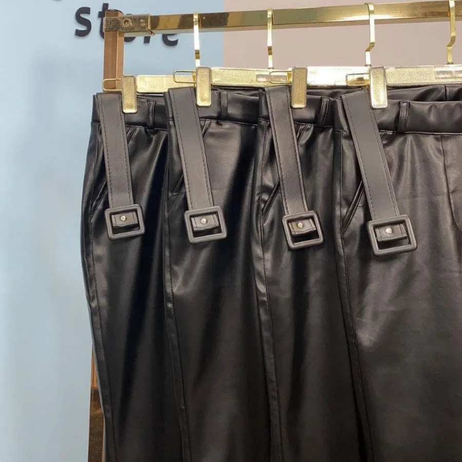 شلوار چرم تو کرک