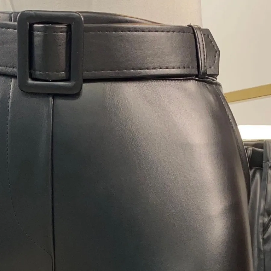 شلوار چرم تو کرک