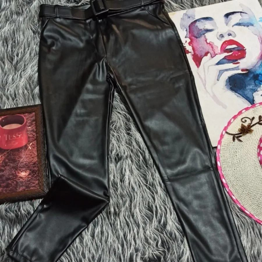 شلوار چرم تو کرک