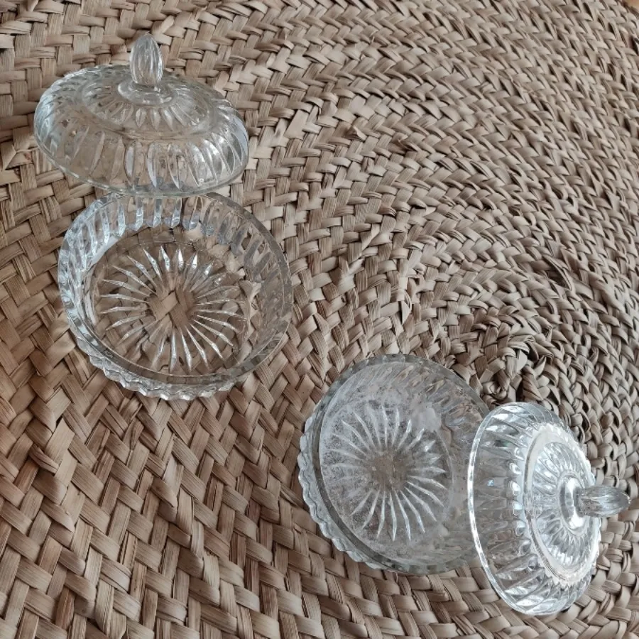 دوتا شیرینی خوری یا قندان