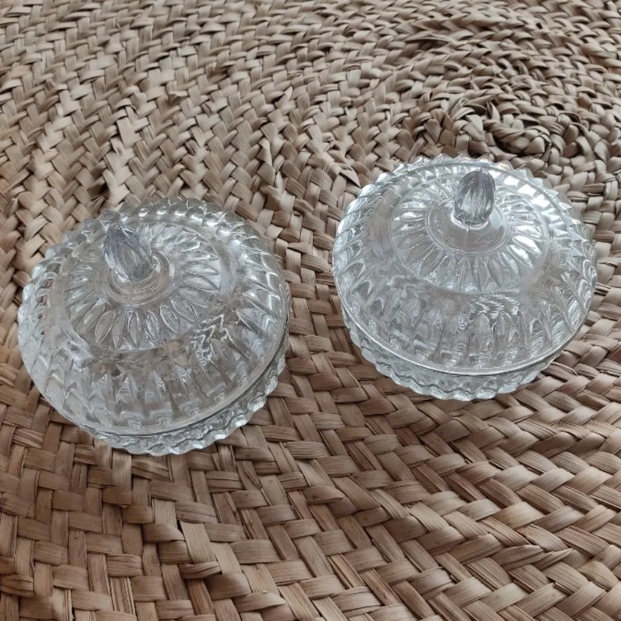 دوتا شیرینی خوری یا قندان