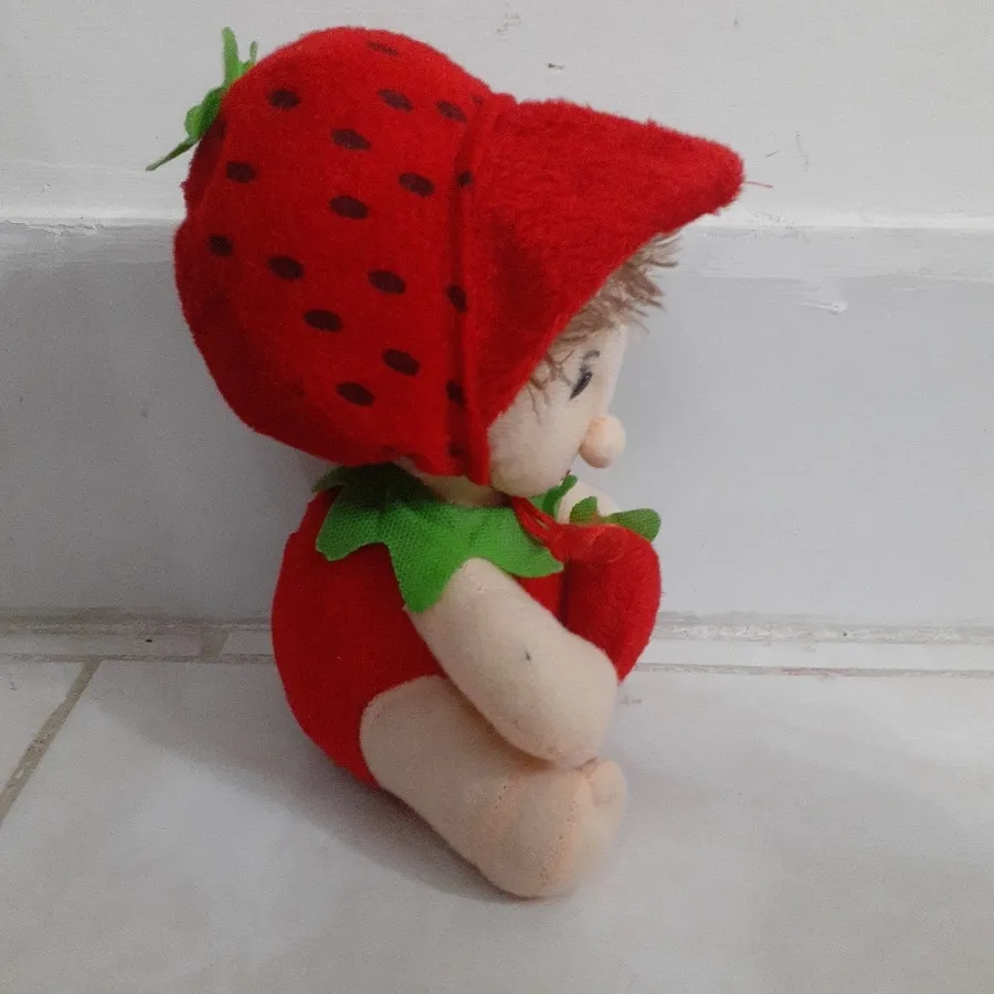 عروسک توت فرنگی