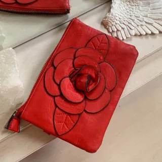 کیف گل قرمز