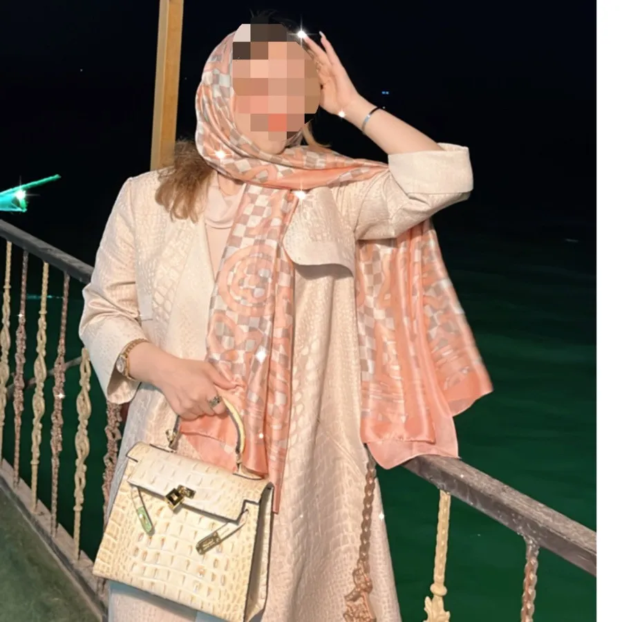 شال لویی ویتون