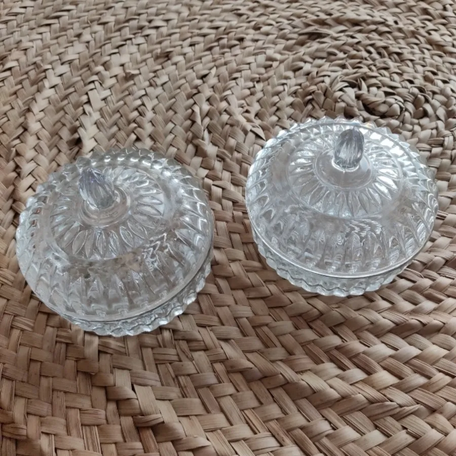 دوتا شیرینی خوری یا قندان