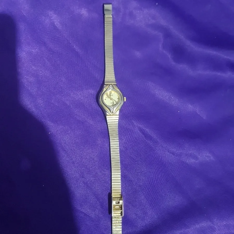 ساعت مچی OMAXسوییس