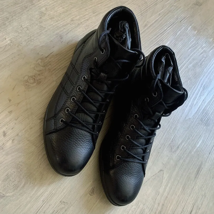 بوت چرم دنیلی تخت زنانه