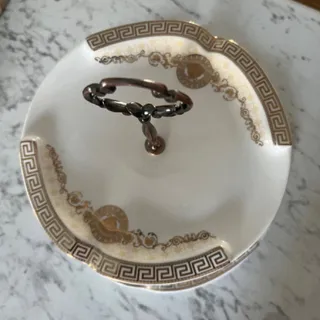 شیرینی خوری