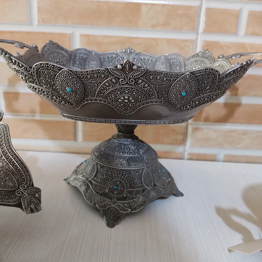 شکلات وآجیل خوری پیوتر