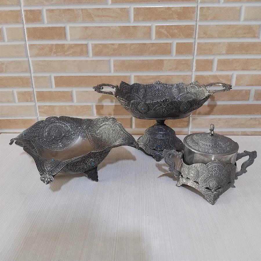 شکلات وآجیل خوری پیوتر