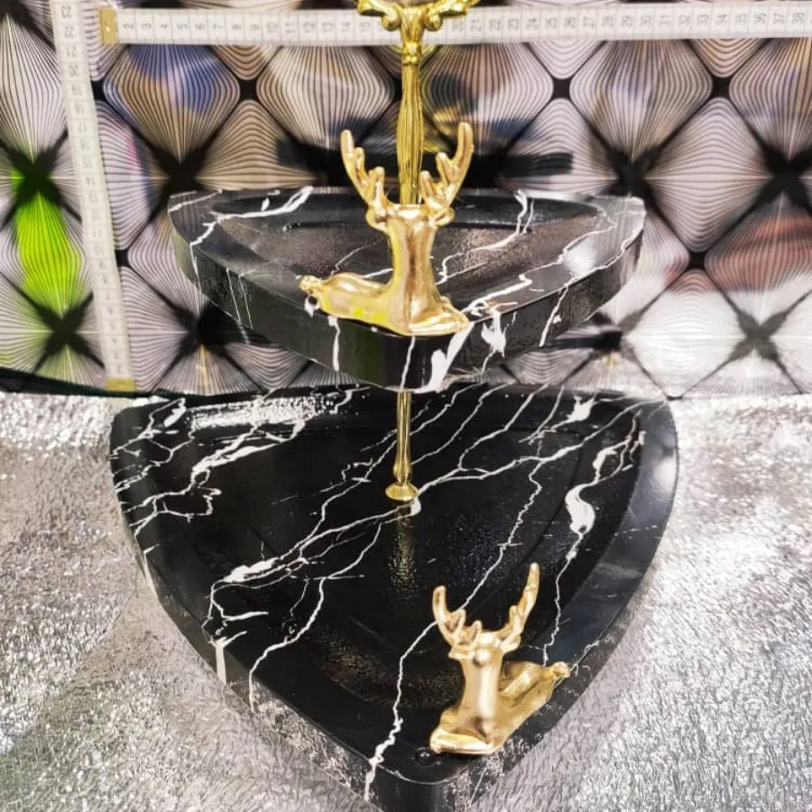 شیرینی خوری
