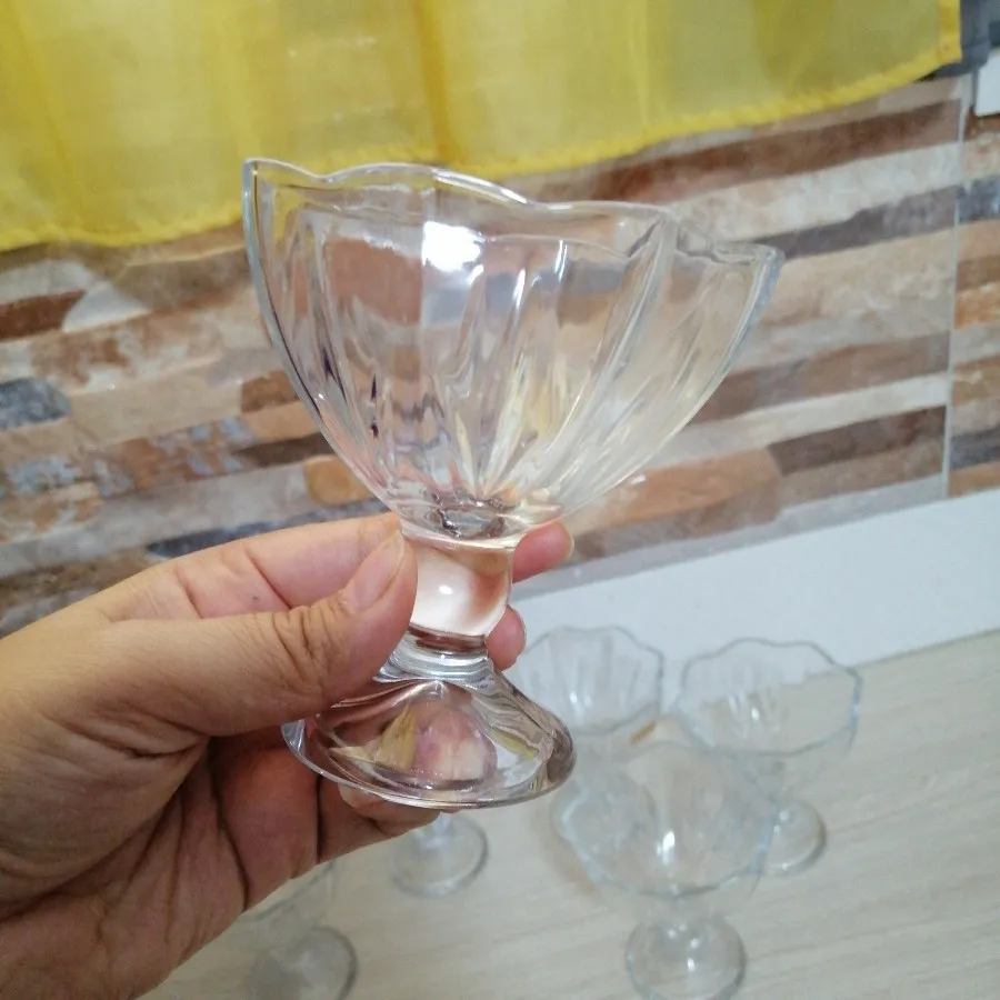 بستنی خوری