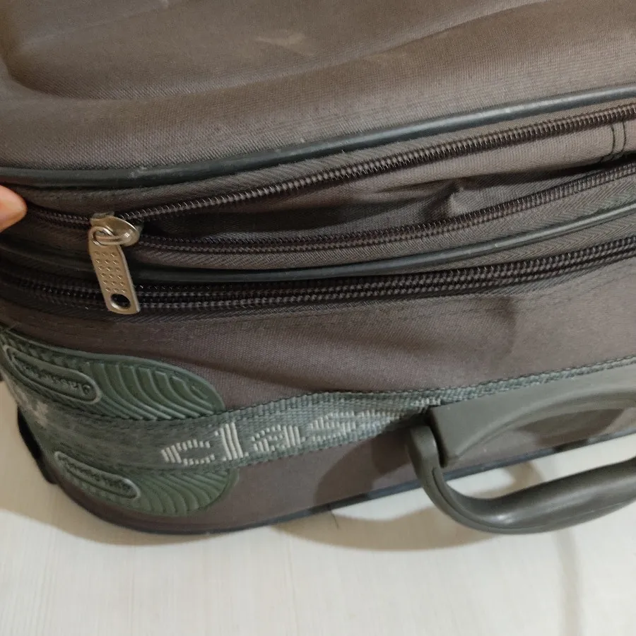 چمدان چرخ دار