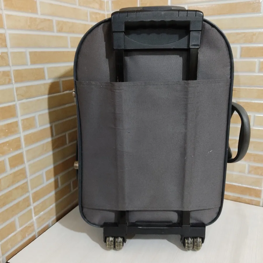 چمدان چرخ دار