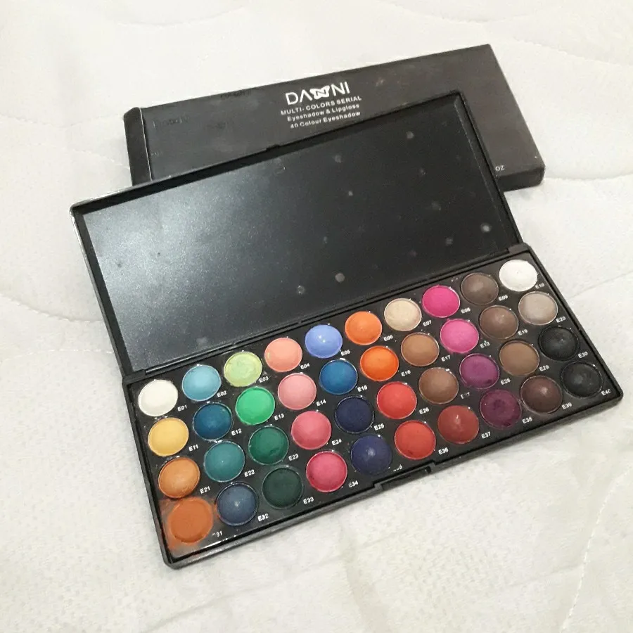 سایه چشم 40 رنگی