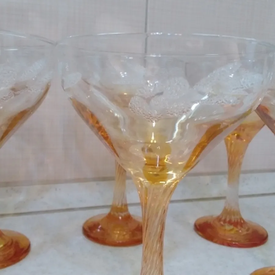 بستنی خوری