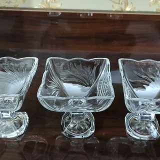 شکلات خوری یا بستنی خوری