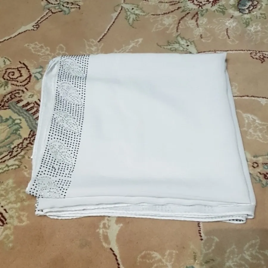 روسری حریر سفید