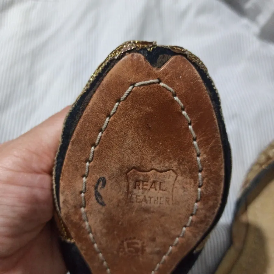 کفش دستدوز هندی