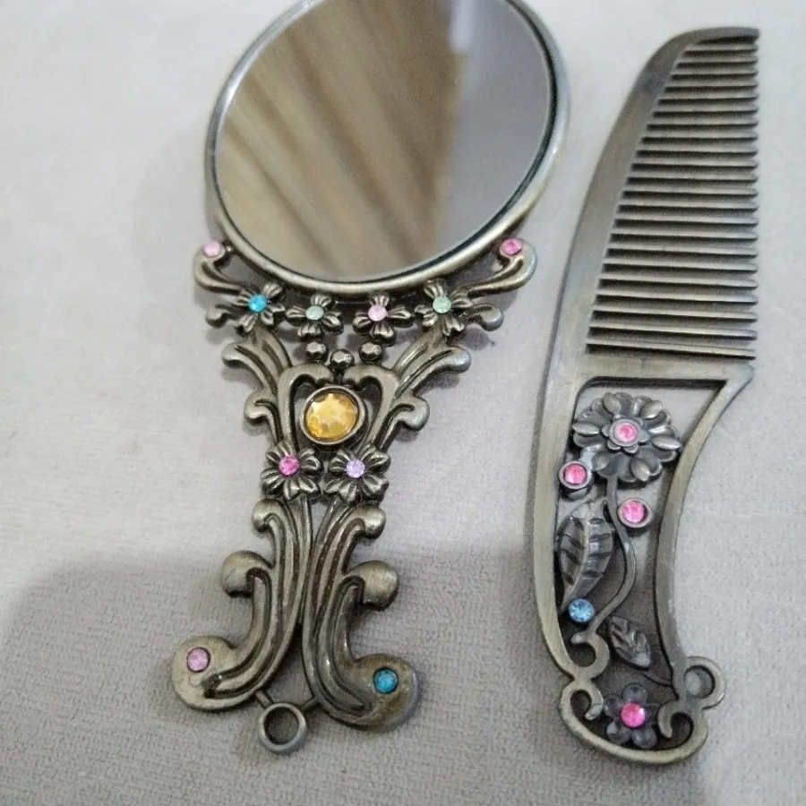 آینه وشانه