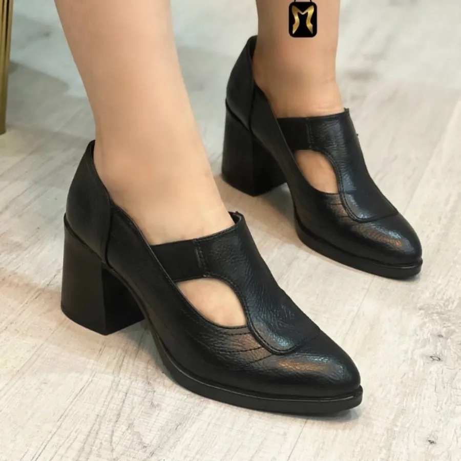 کفش پاشنه دار