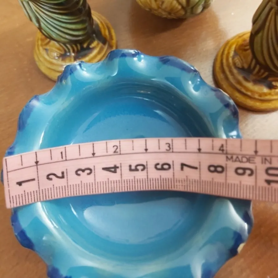 ظروف پایه دار