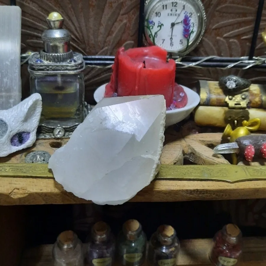 منشور کوارتز طبیعی