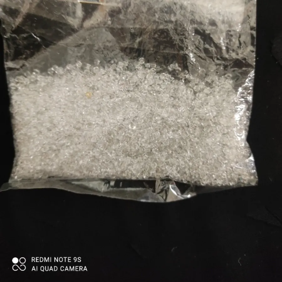 منجوق شیشه ای یا شفاف