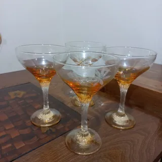 بستنی خوری پایه بلند ترک