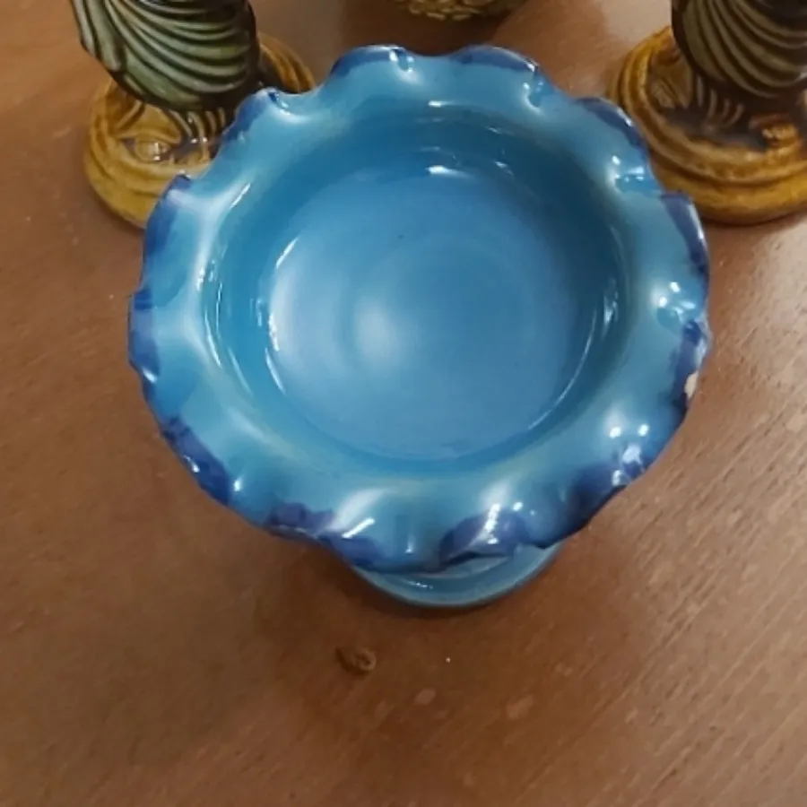 ظروف پایه دار