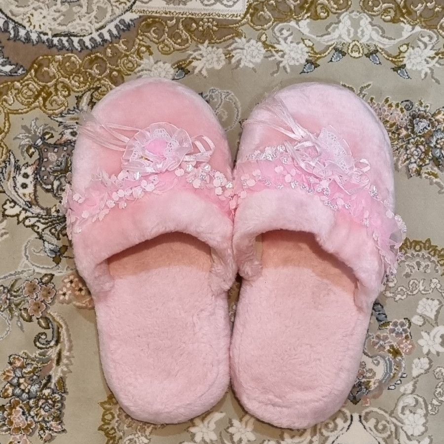 Fuzzy flip cheap flop slippers aeropostale