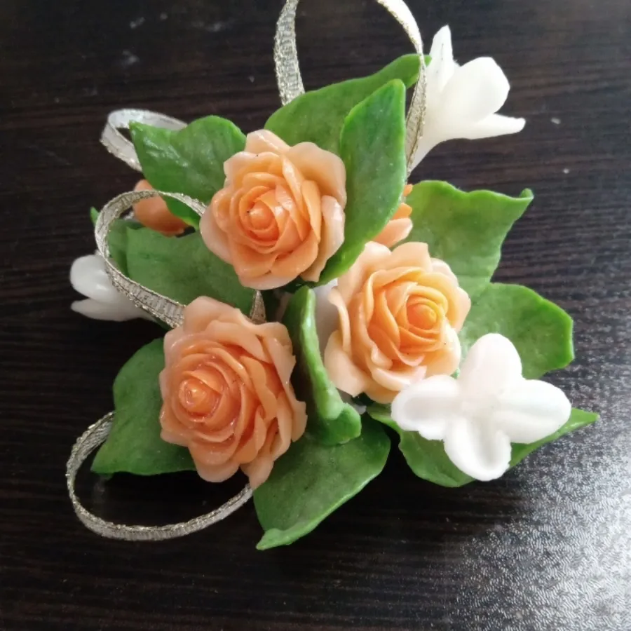گل کنار سینی چای و..