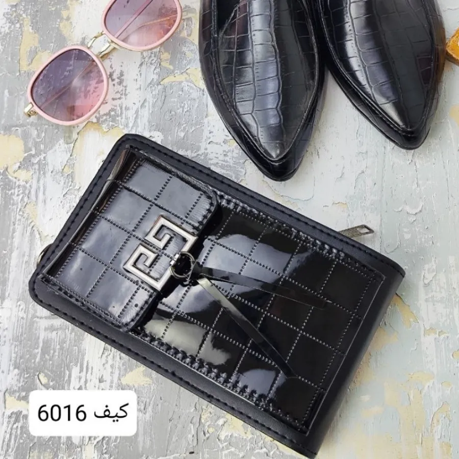 کیف دوشی موبایلی ورنی