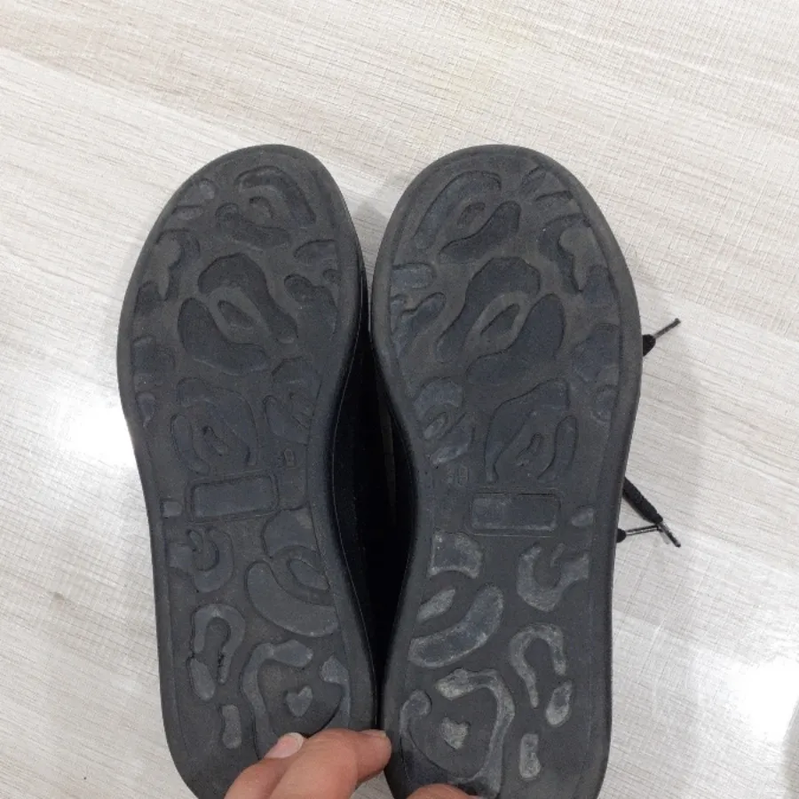 کتونی زنانه ودخترانه