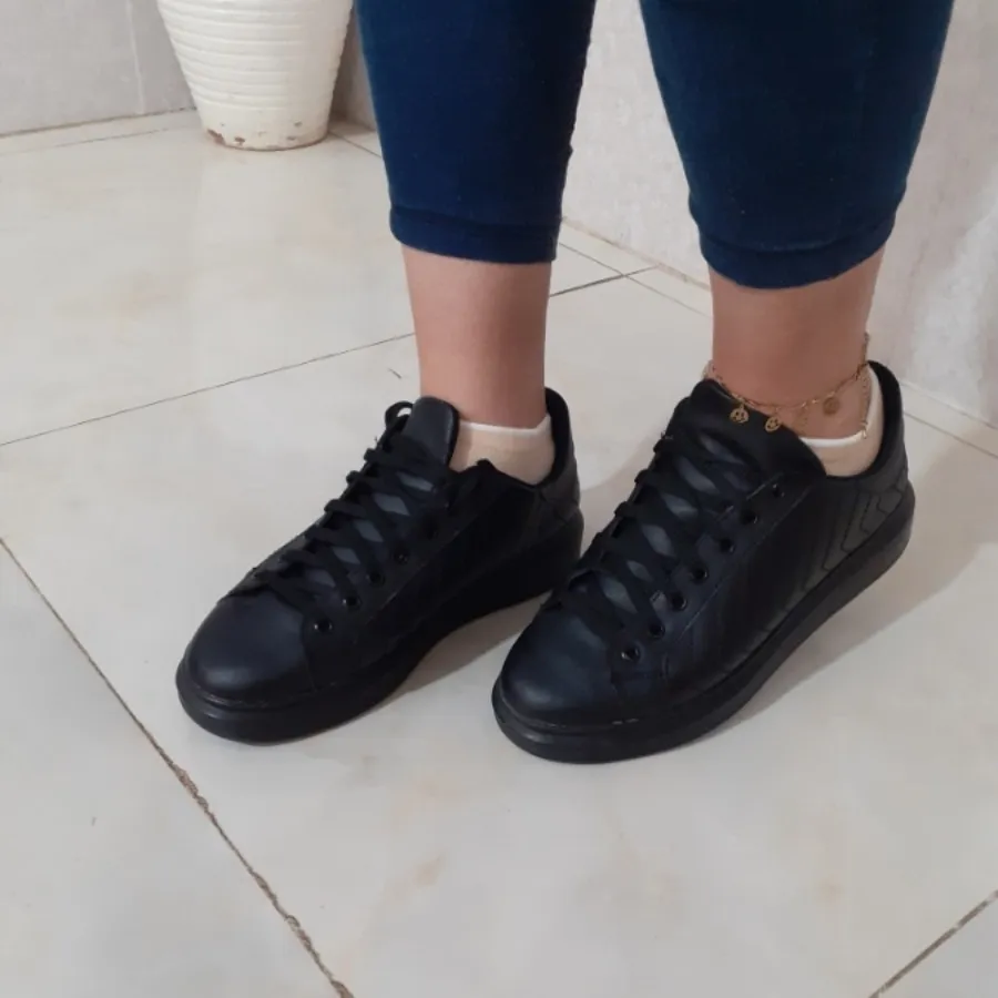 کتونی زنانه ودخترانه