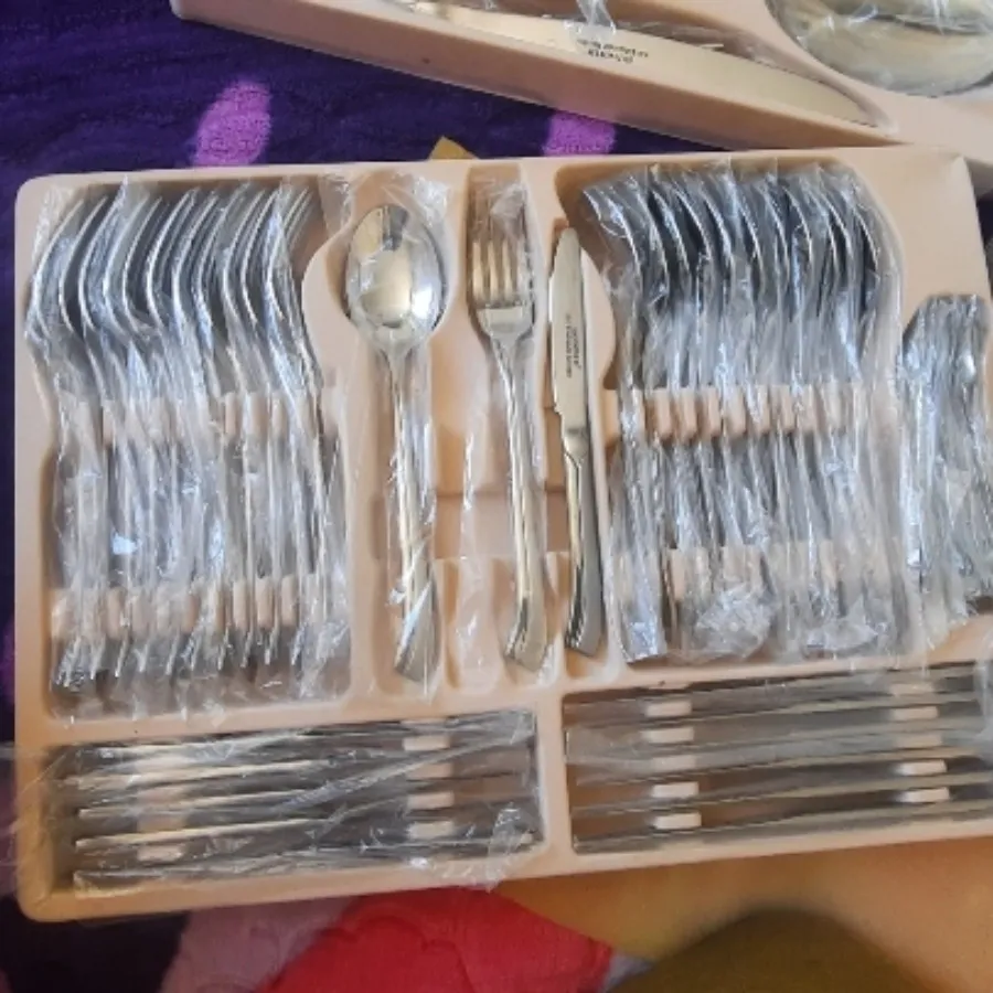 سرویس قاشق چنگال چمدانی