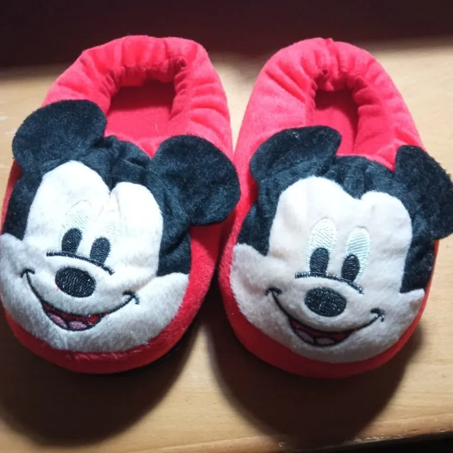 Target mickey mouse discount slippers