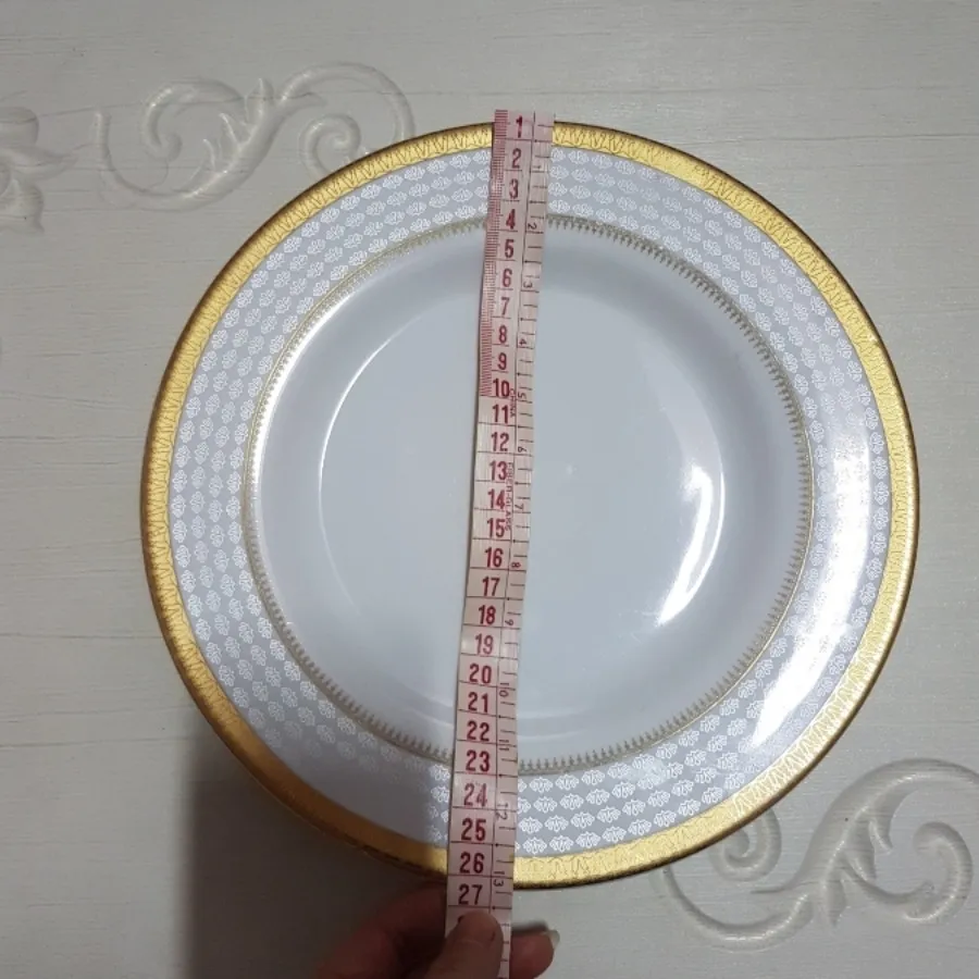 بشقاب و نمک پاش