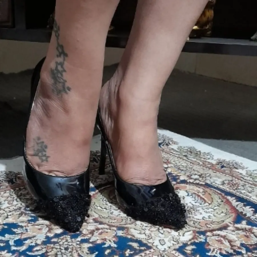 کفش مجلسیhristian