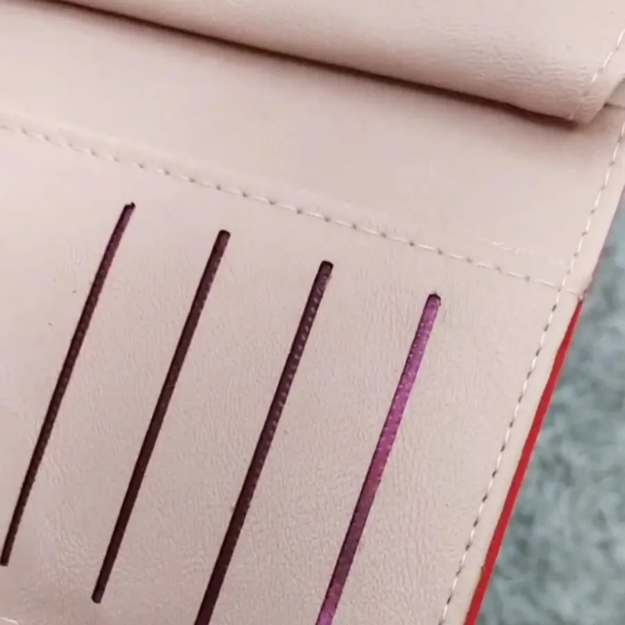 کیف پول استیکر دار