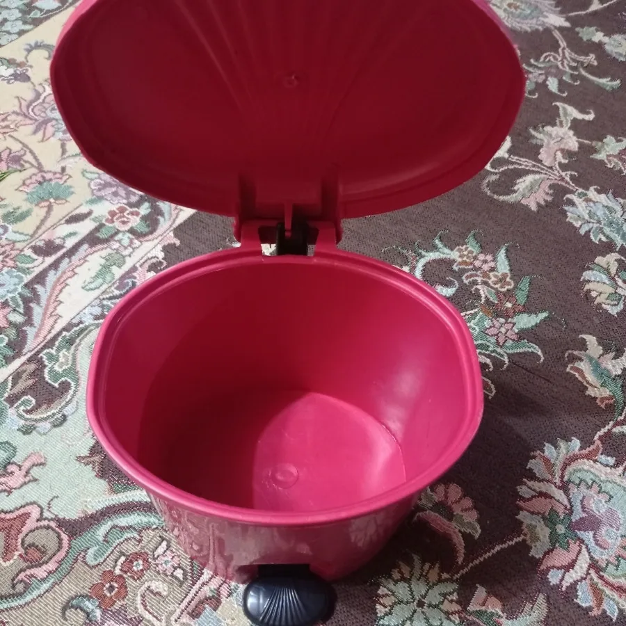سطل زباله پدالی