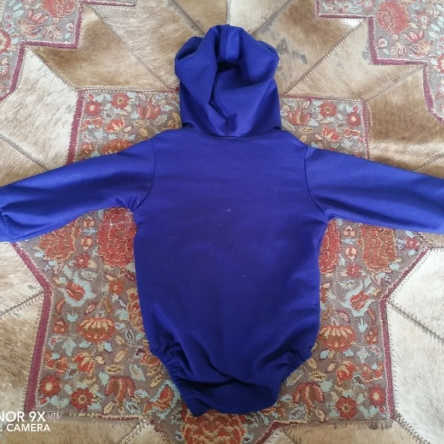 هودی دکمه دار
