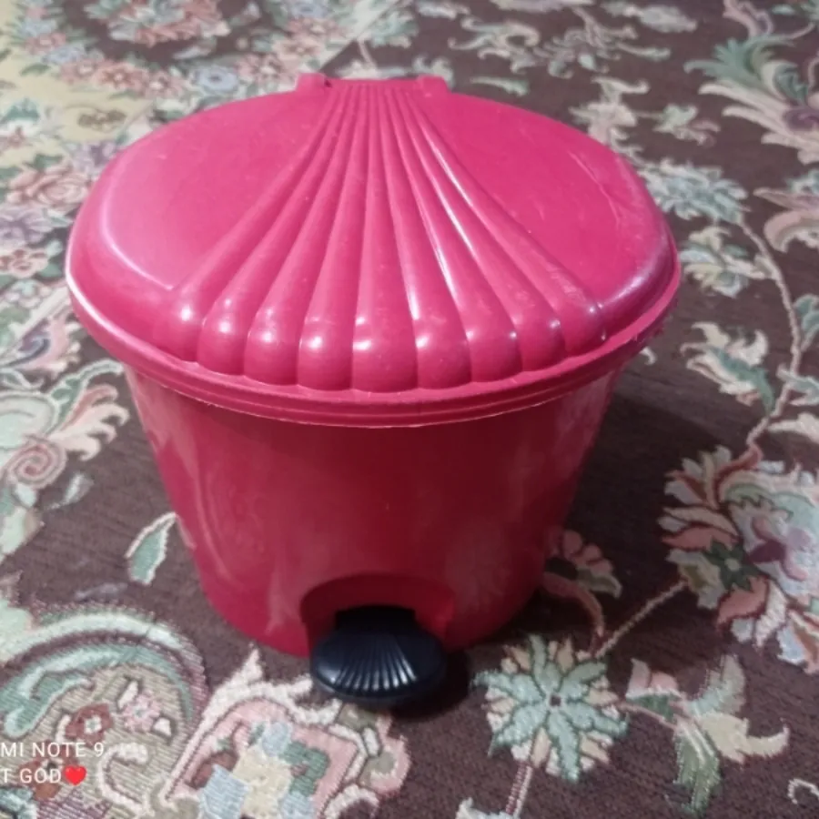 سطل زباله پدالی