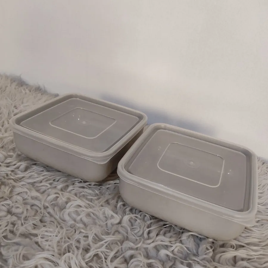 ظرف درب دار