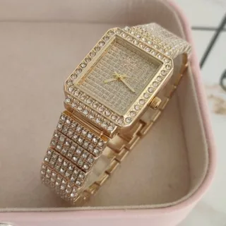 ساعت زنانه پرکار نگین دار