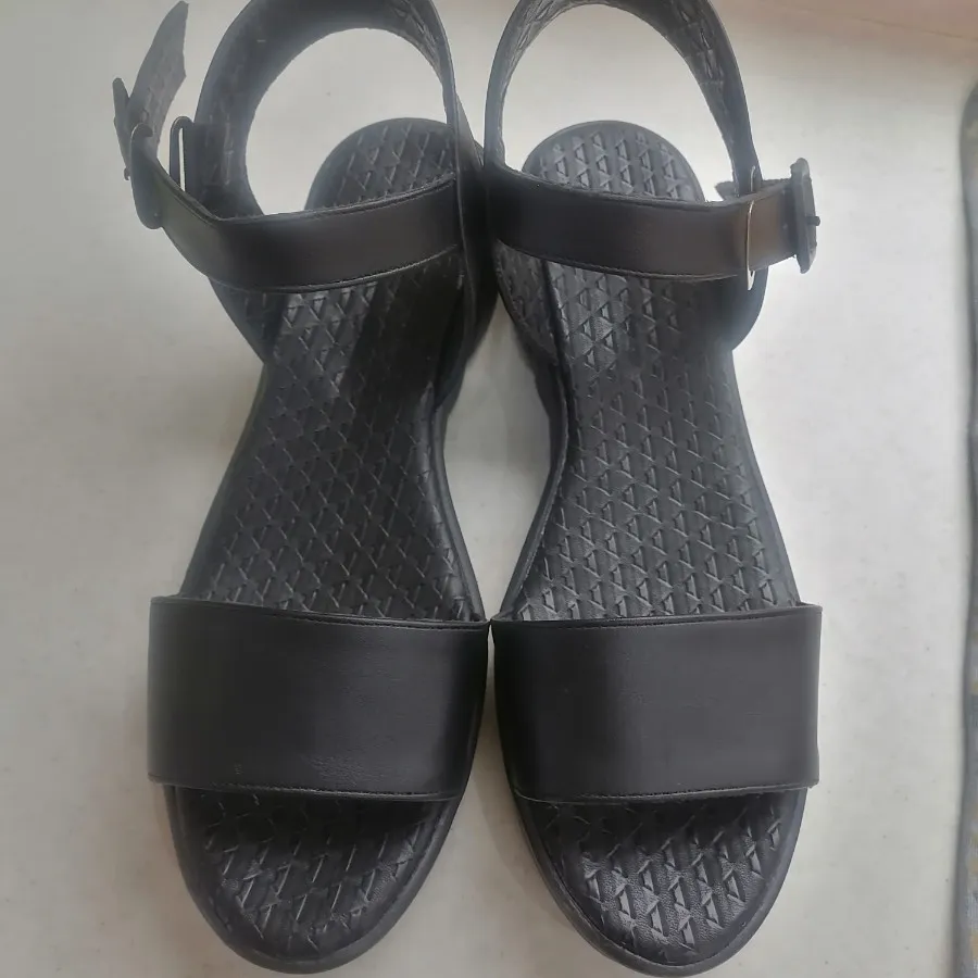 Parisian duty online sandals