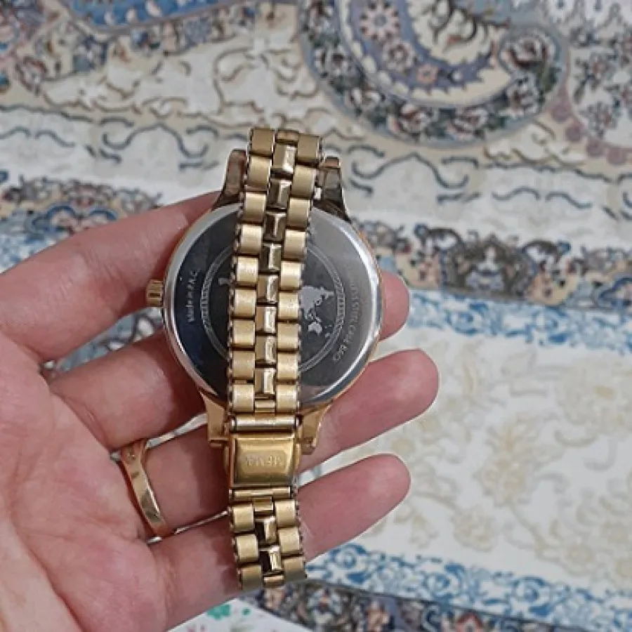 ساعت اورجینالadexe