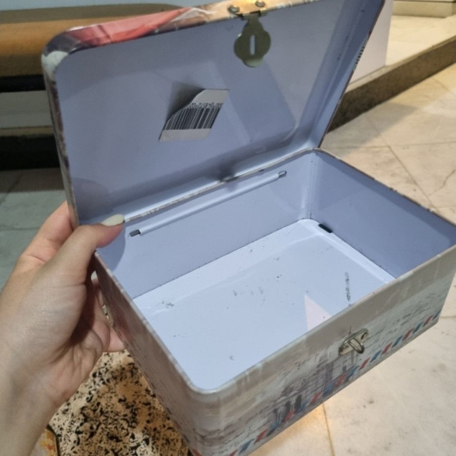 باکس بزرگ فلزی
